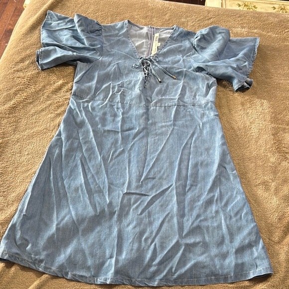 Lovers + Friends‎ Denim V Neck Tie Blue Puff Sleeve Chambray Mini Dress - Picture 3 of 11